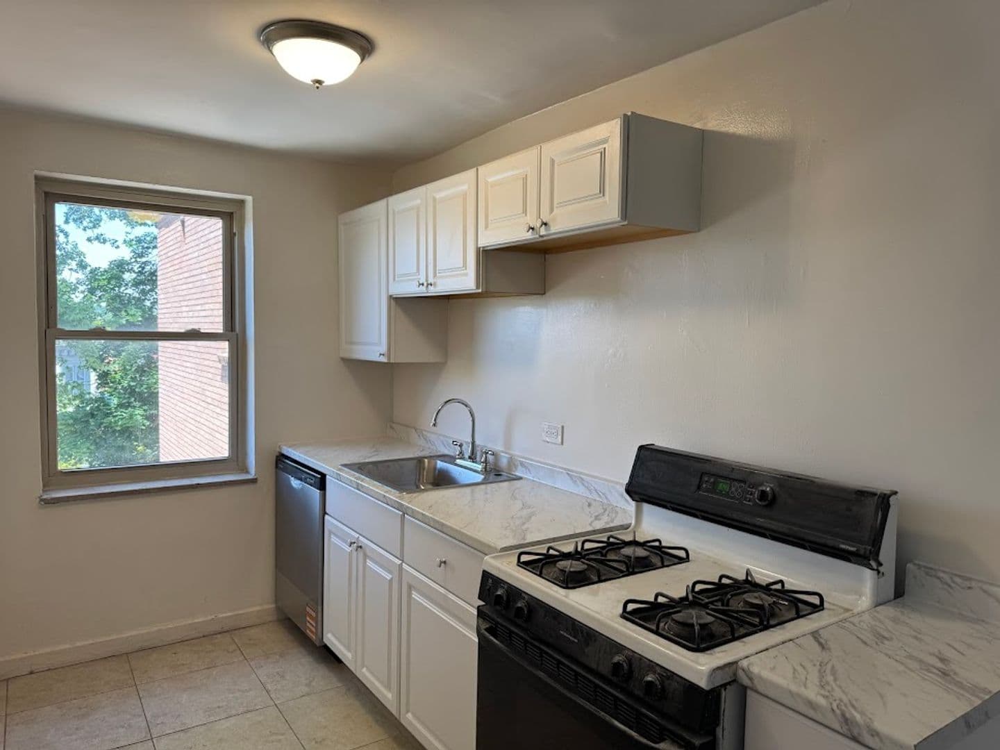 Pittsburgh Apartment: 5506 Fifth Avenue
