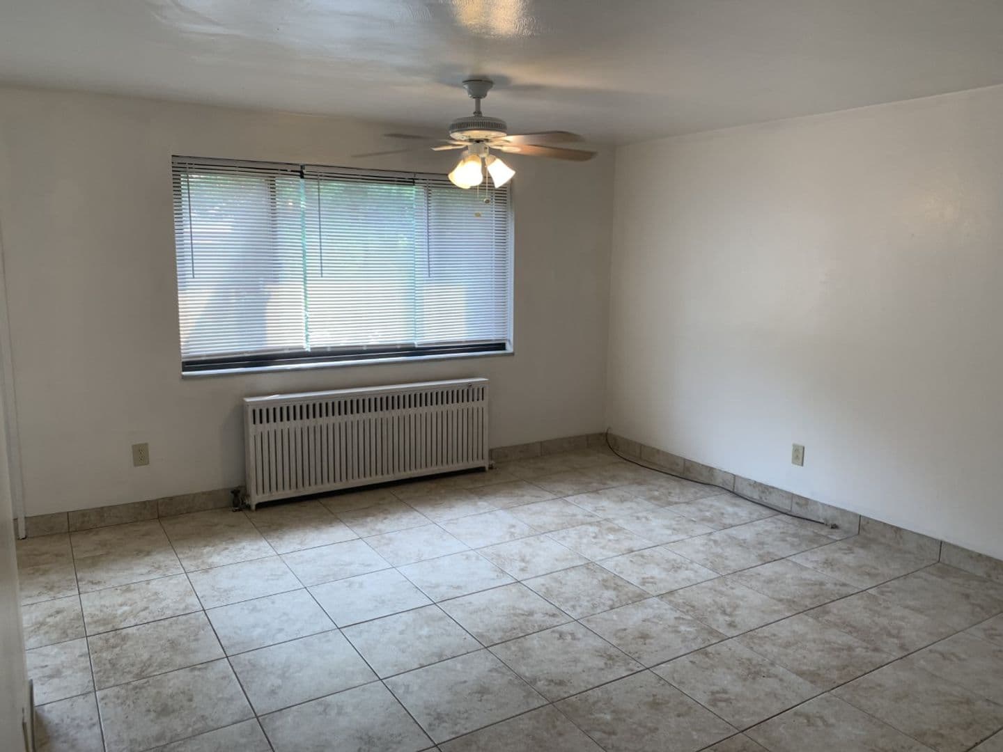 Pittsburgh Apartment: 819 College Avenue