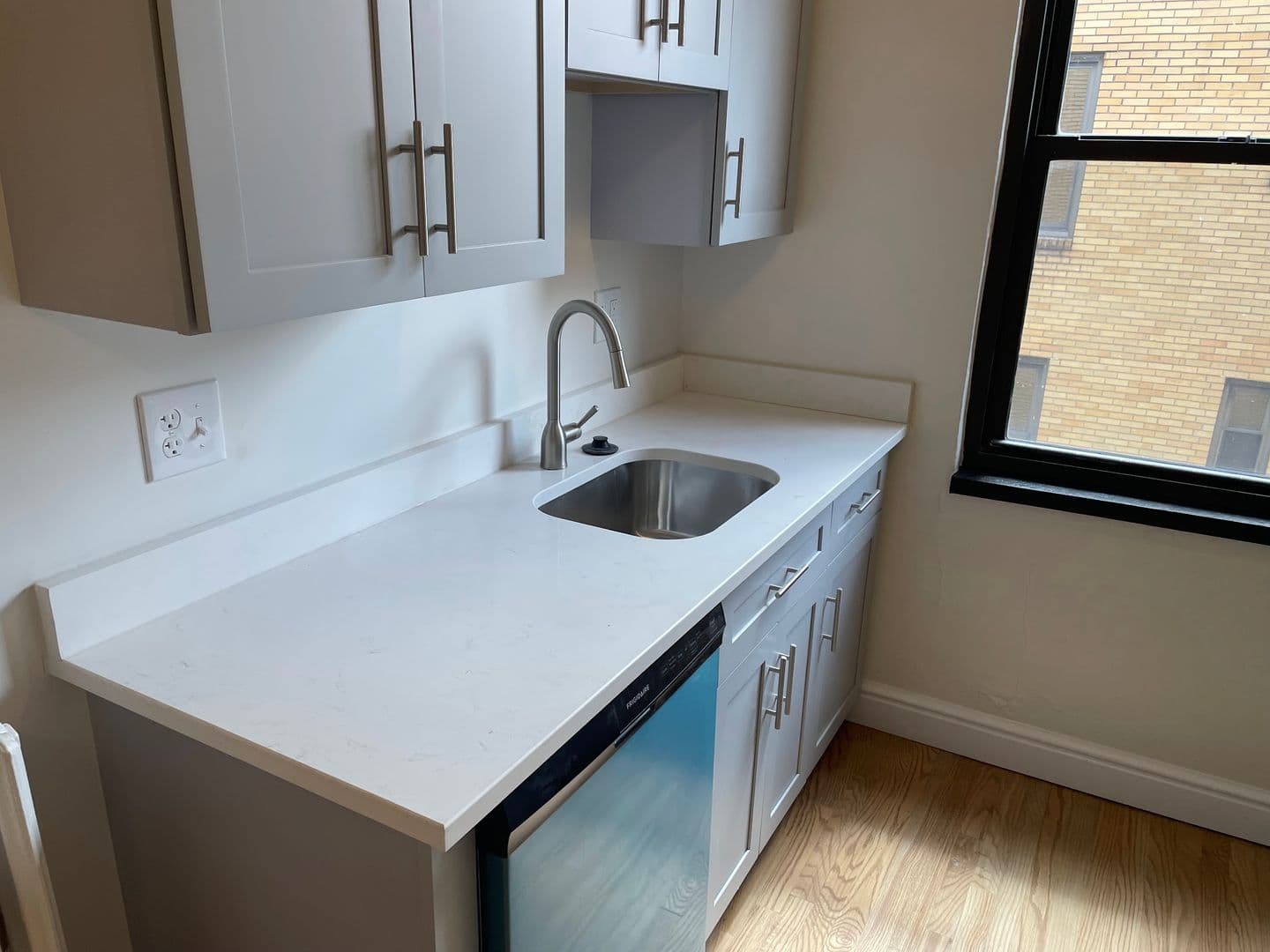 Pittsburgh Apartment: 255 Shady Ave