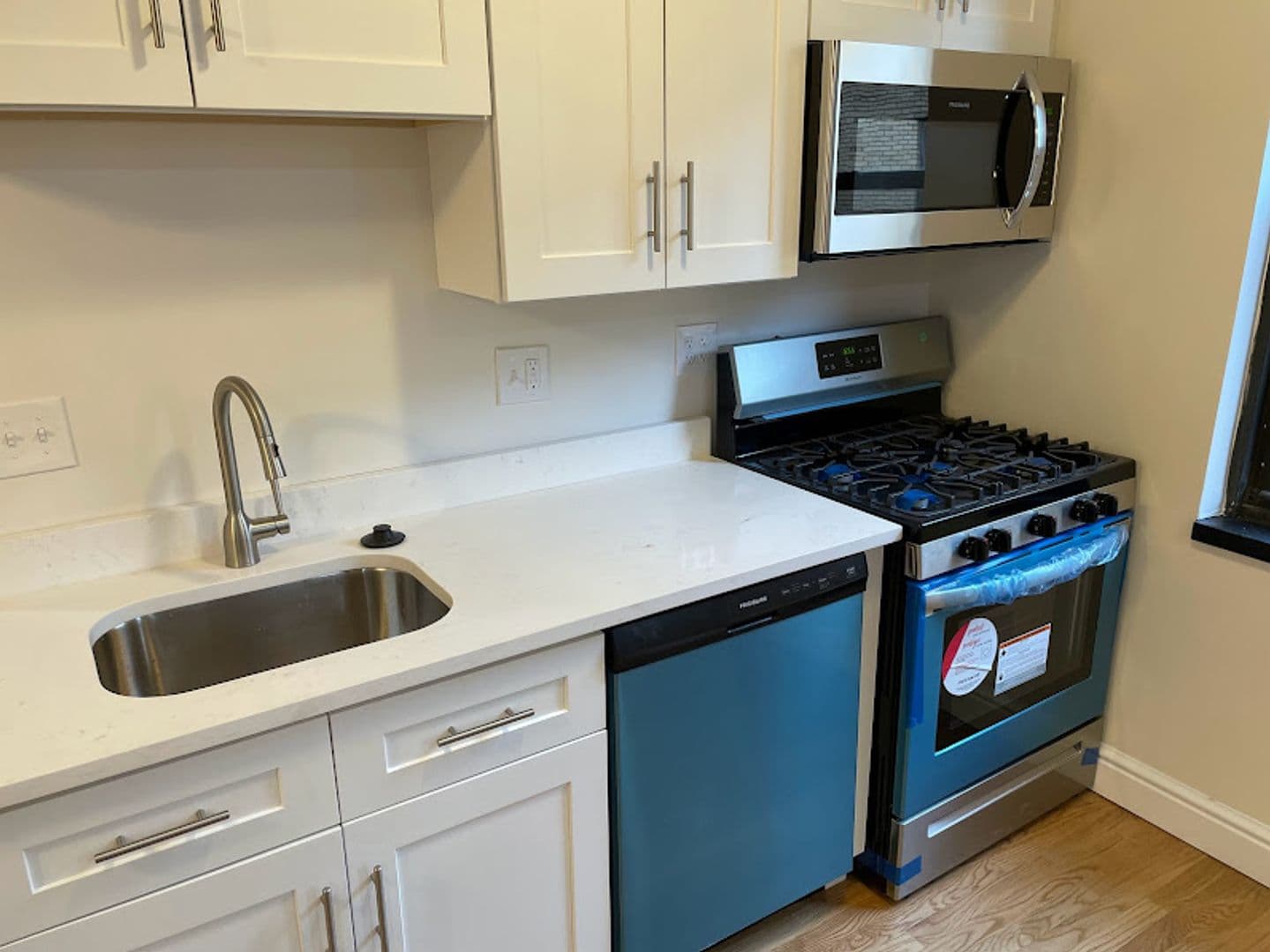Pittsburgh Apartment: 259 Shady Avenue