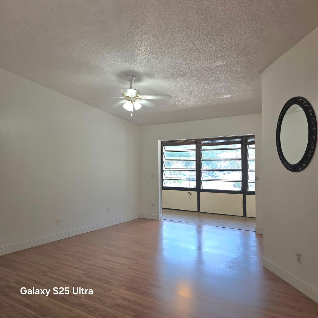 Orlando Apartment: 6031 Scotchwood Gln. # 204