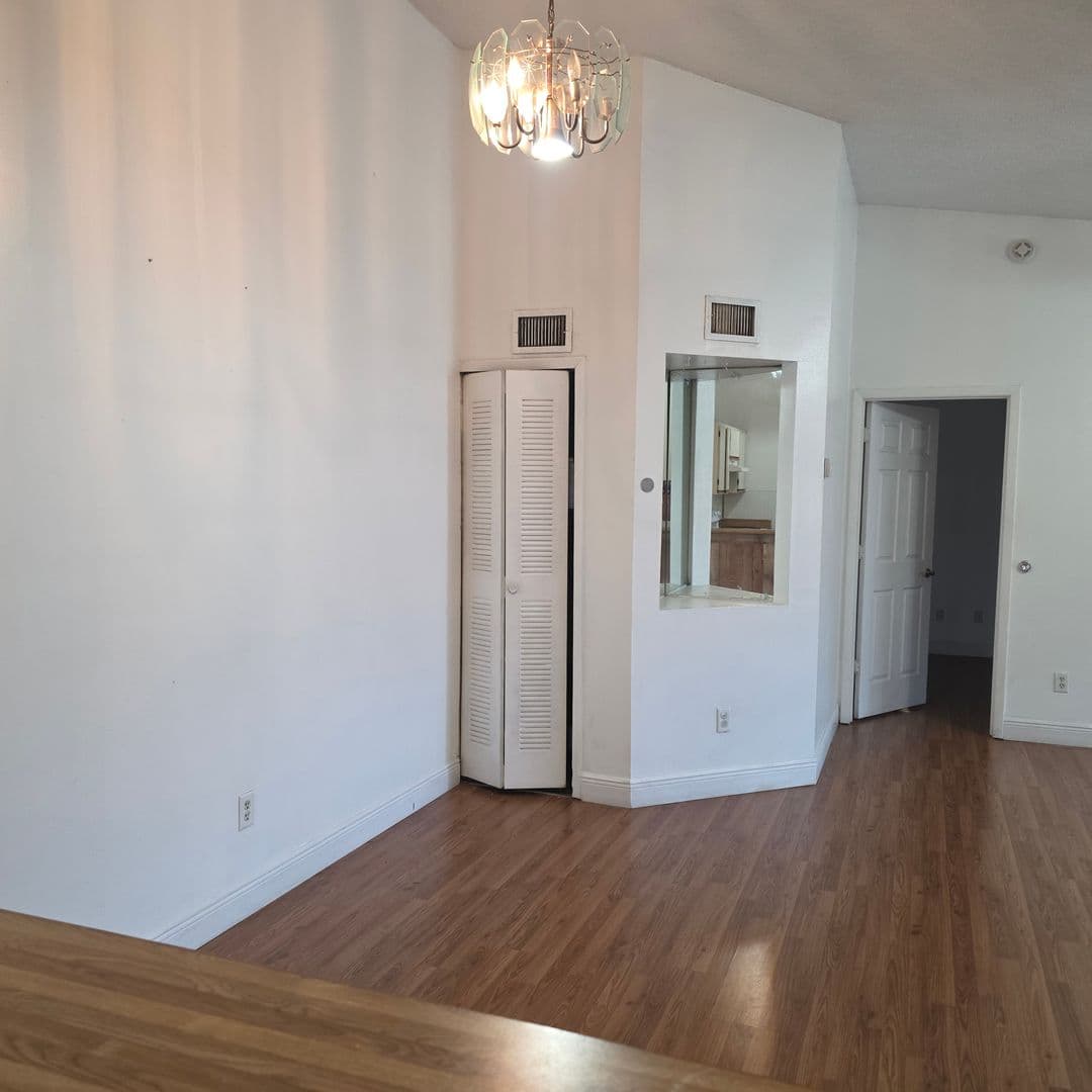 Orlando Apartment: 6031 Scotchwood Gln. # 204