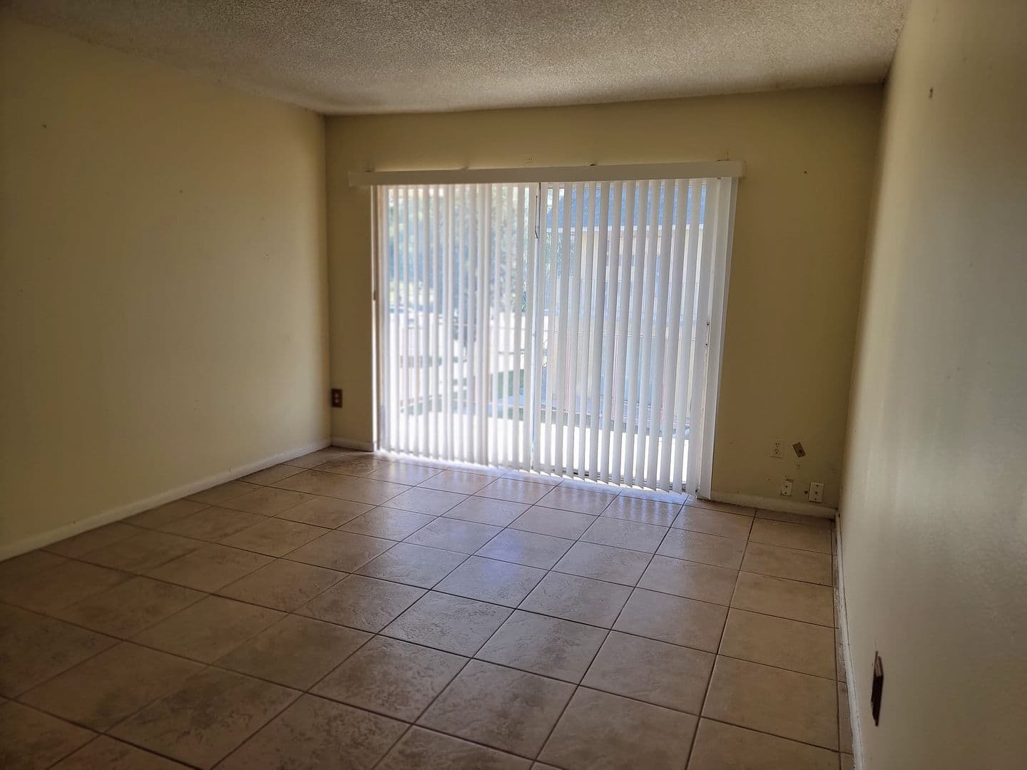 Orlando Condo: 955 W. Oak Ridge Rd.