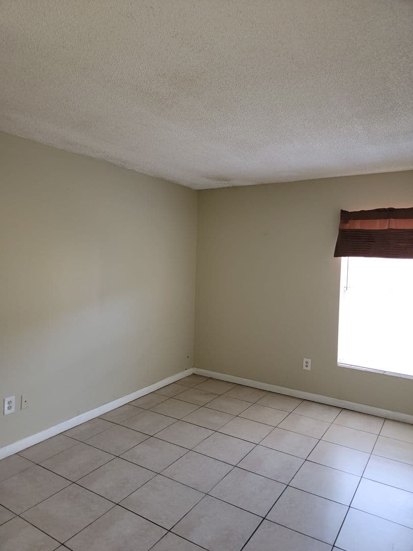 Orlando Condo: 955 W. Oak Ridge Rd.