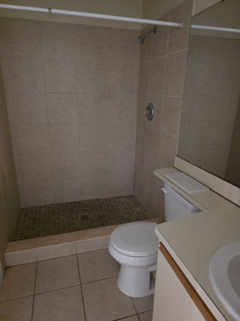 Orlando Apartment: 6031 Scotchwood Gln. # 204