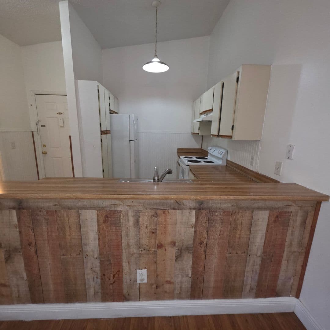 Orlando Apartment: 6031 Scotchwood Gln. # 204