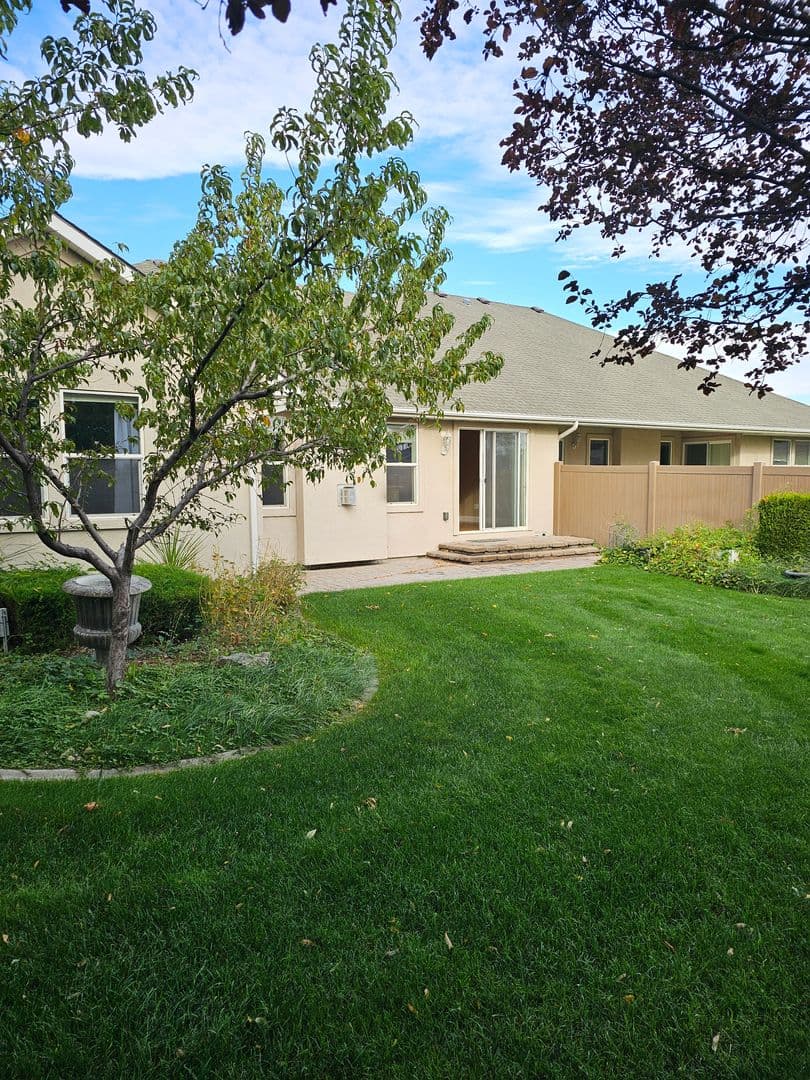 Twin Falls Townhome: 882 Canyon Park Ave
