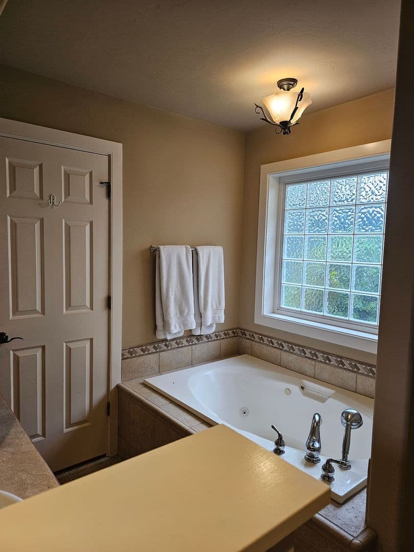 Twin Falls Townhome: 882 Canyon Park Ave