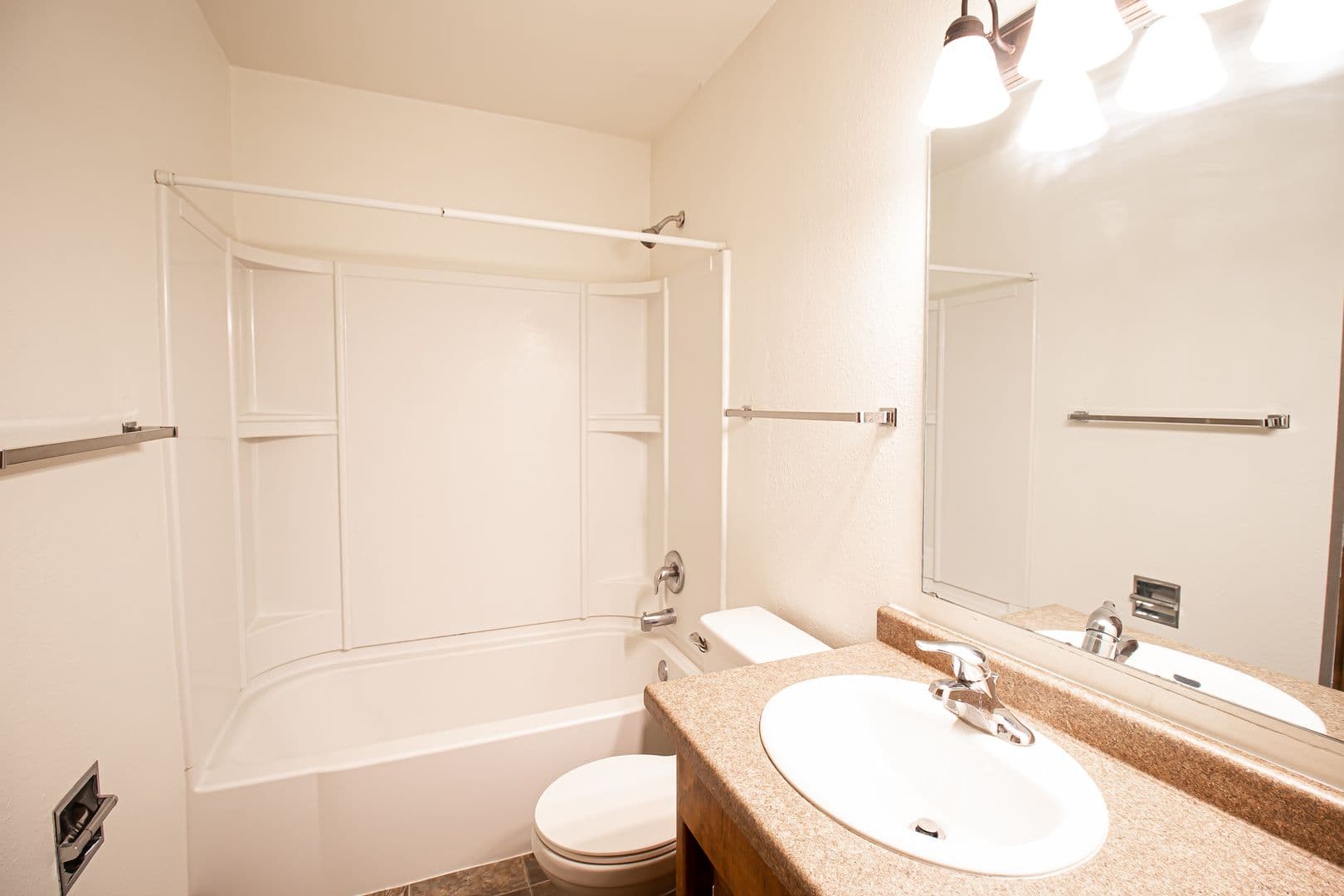 Fargo Apartment: 1120 16th St N