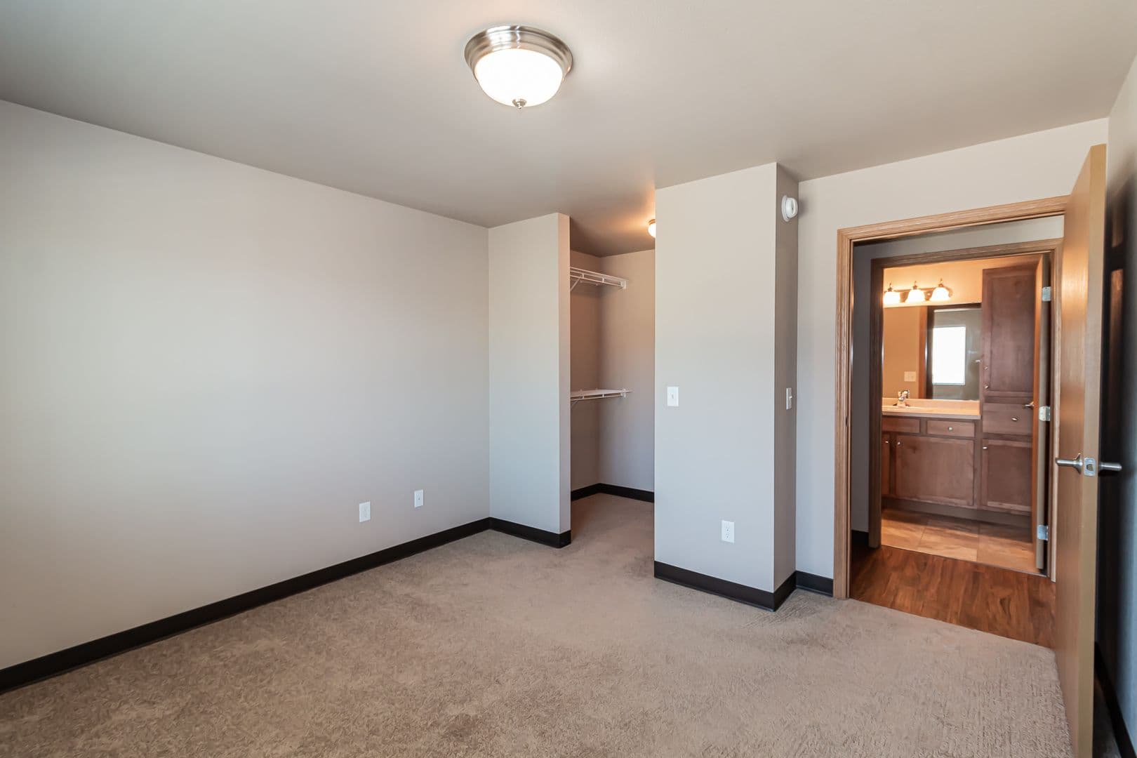 Dickinson Apartment: 1465 Roughrider Blvd