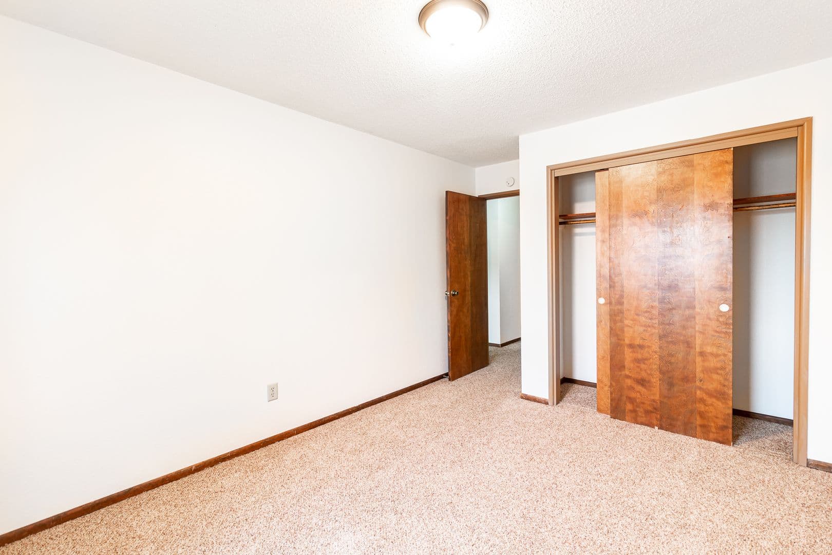 Fargo Apartment: 1120 16th St N