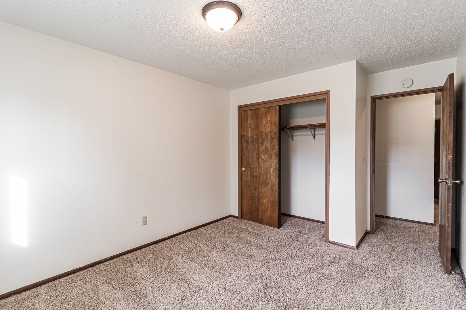 Fargo Apartment: 1120 16th St N