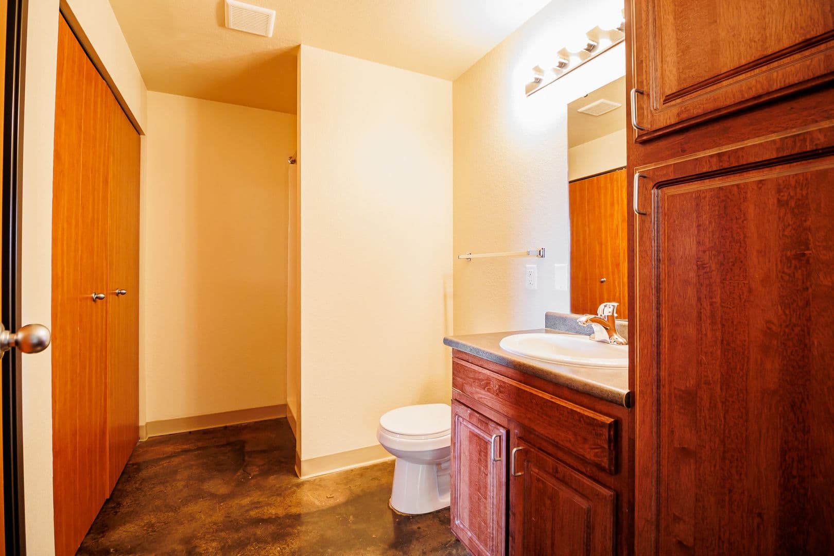 Fargo Apartment: 1919 N University Dr