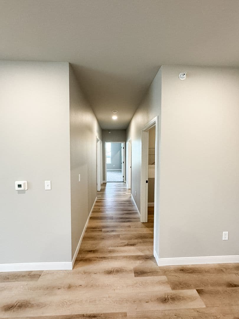 Fargo Apartment: 4400/ 4420 Calico Dr S