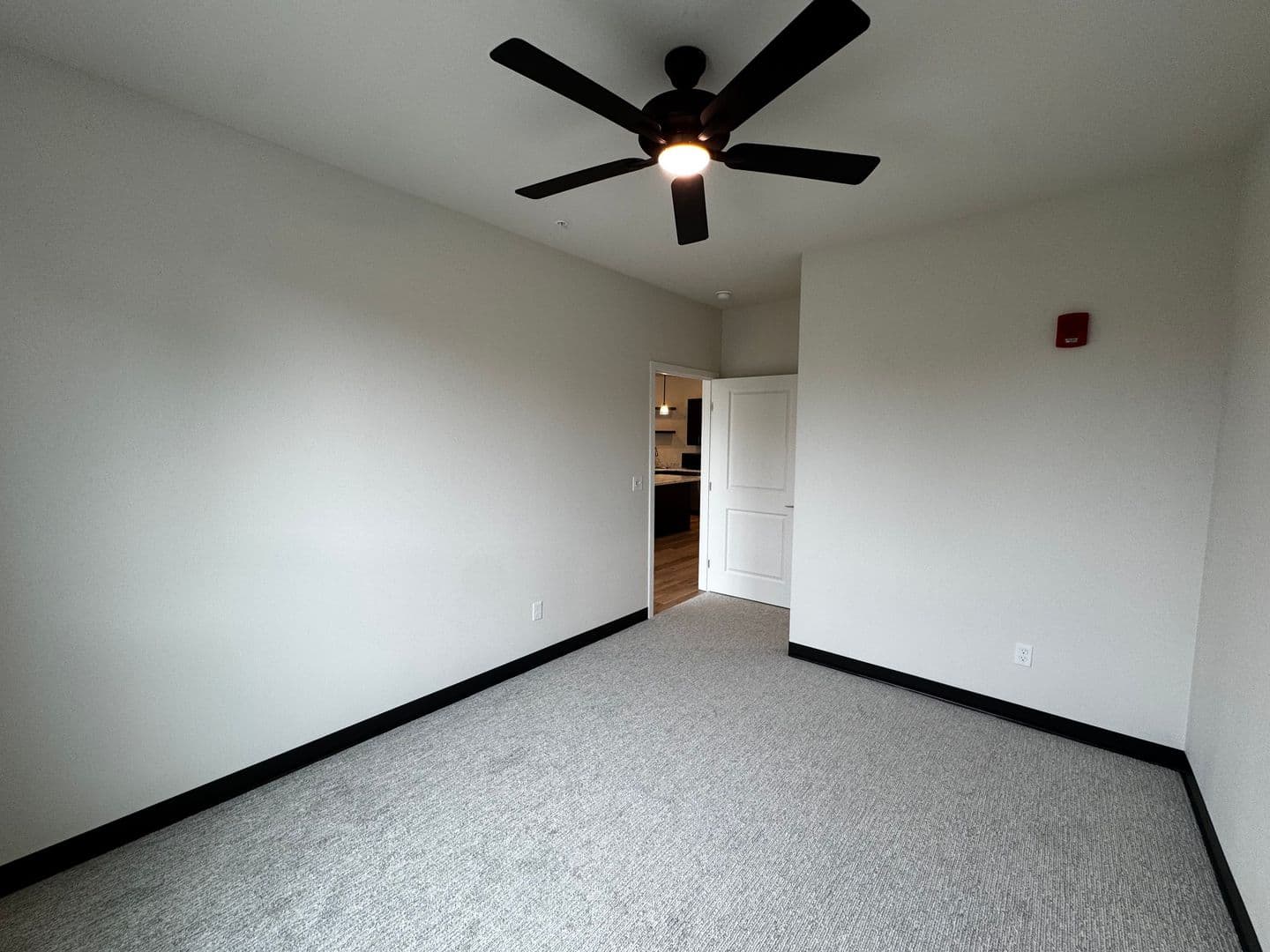 Fargo Apartment: 1758 12th Ave N