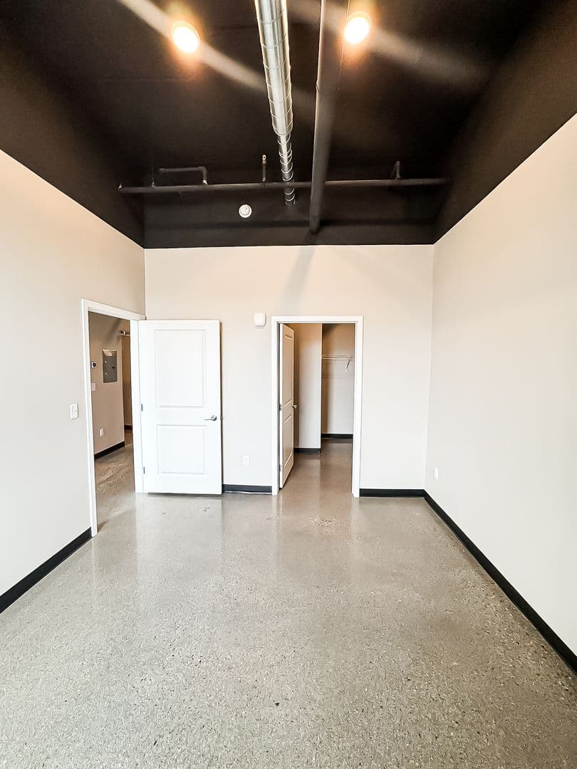 Fargo Apartment: 1919 N University Dr
