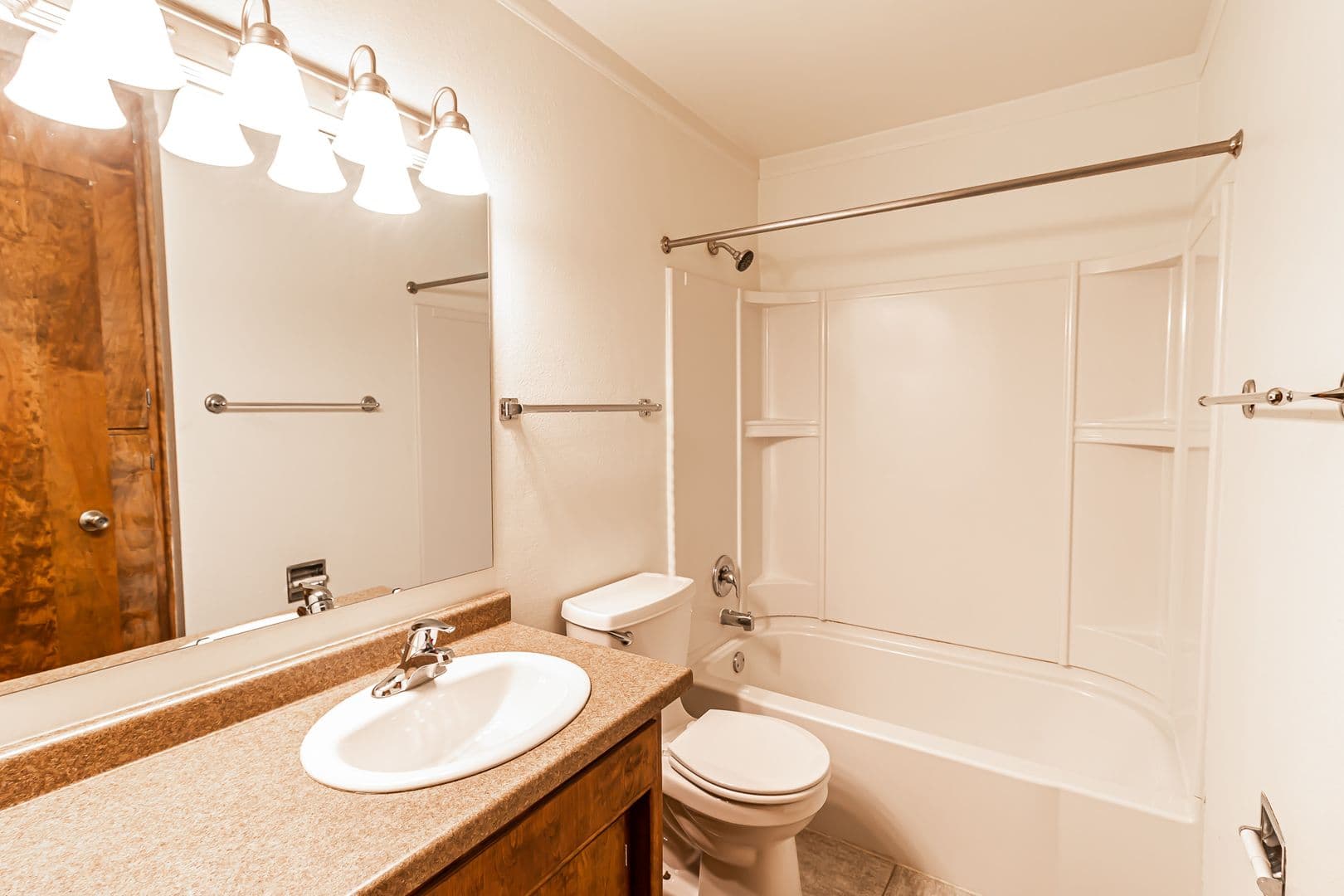 Fargo Apartment: 1120 16th St N