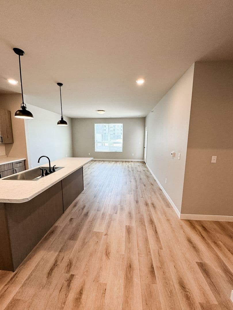 Fargo Apartment: 4400/ 4420 Calico Dr S