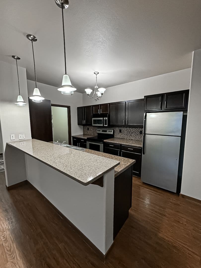 Fargo Apartment: 4400/ 4420 Calico Dr S