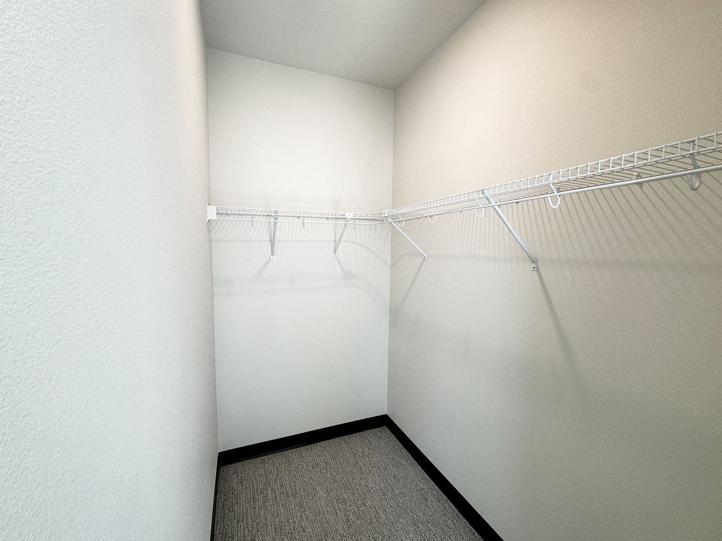Fargo Apartment: 1758 12th Ave N