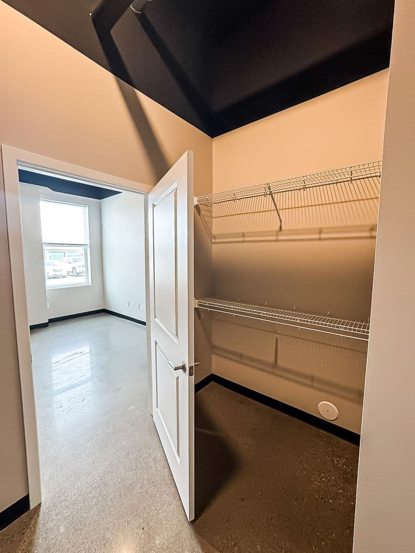 Fargo Apartment: 1919 N University Dr