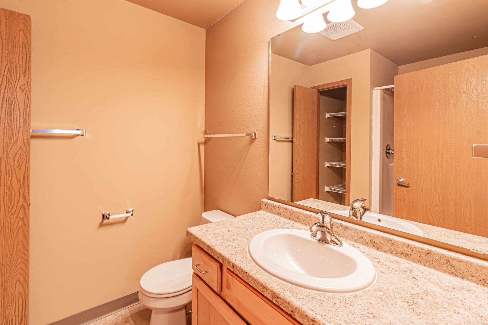 Dickinson Apartment: 4461 12th St W