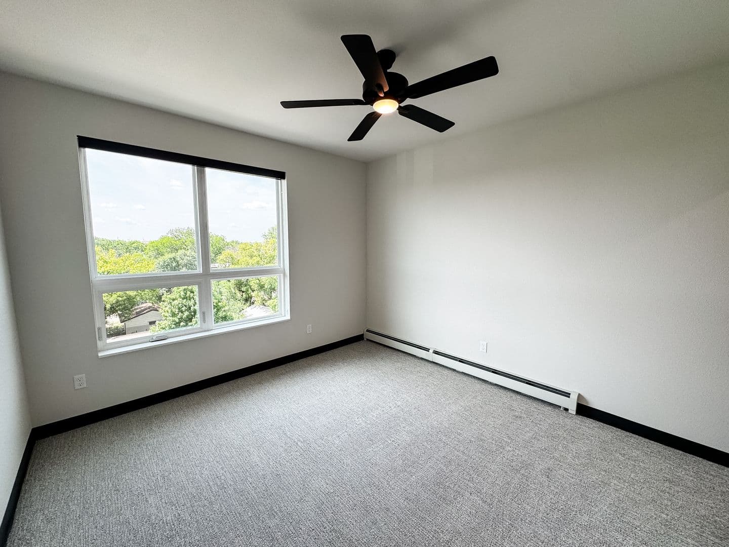 Fargo Apartment: 1758 12th Ave N