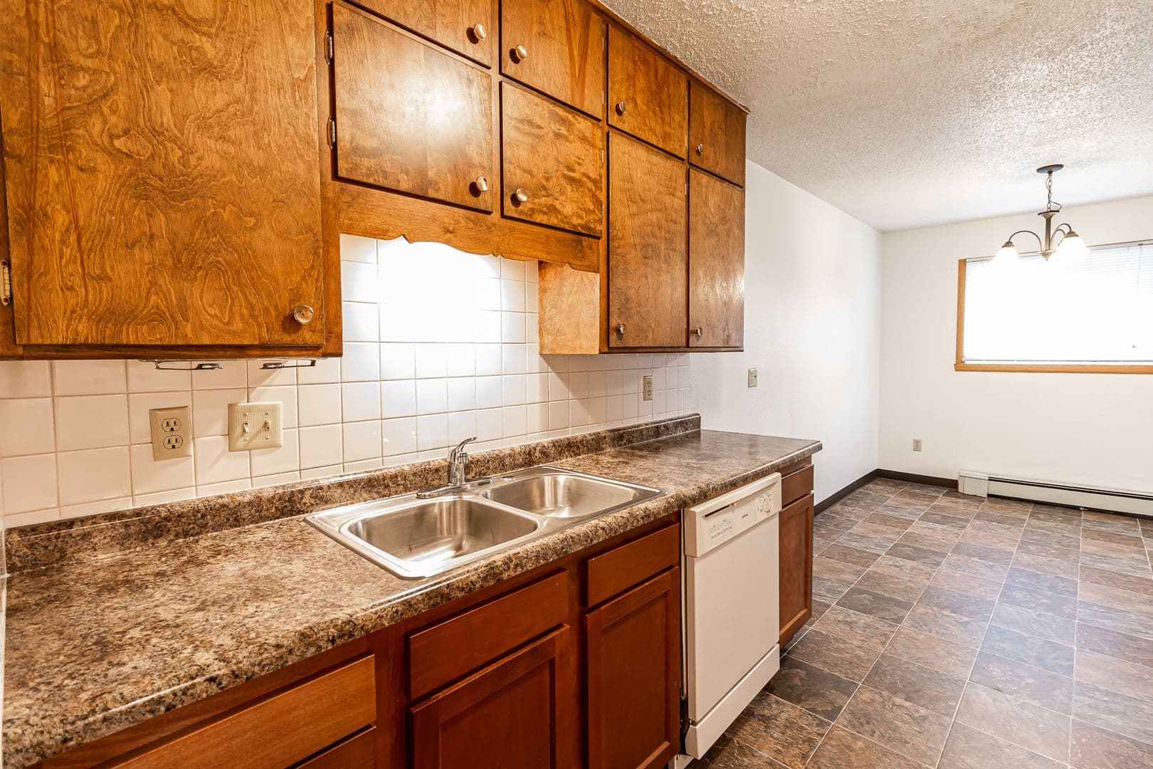 Fargo Apartment: 1120 16th St N