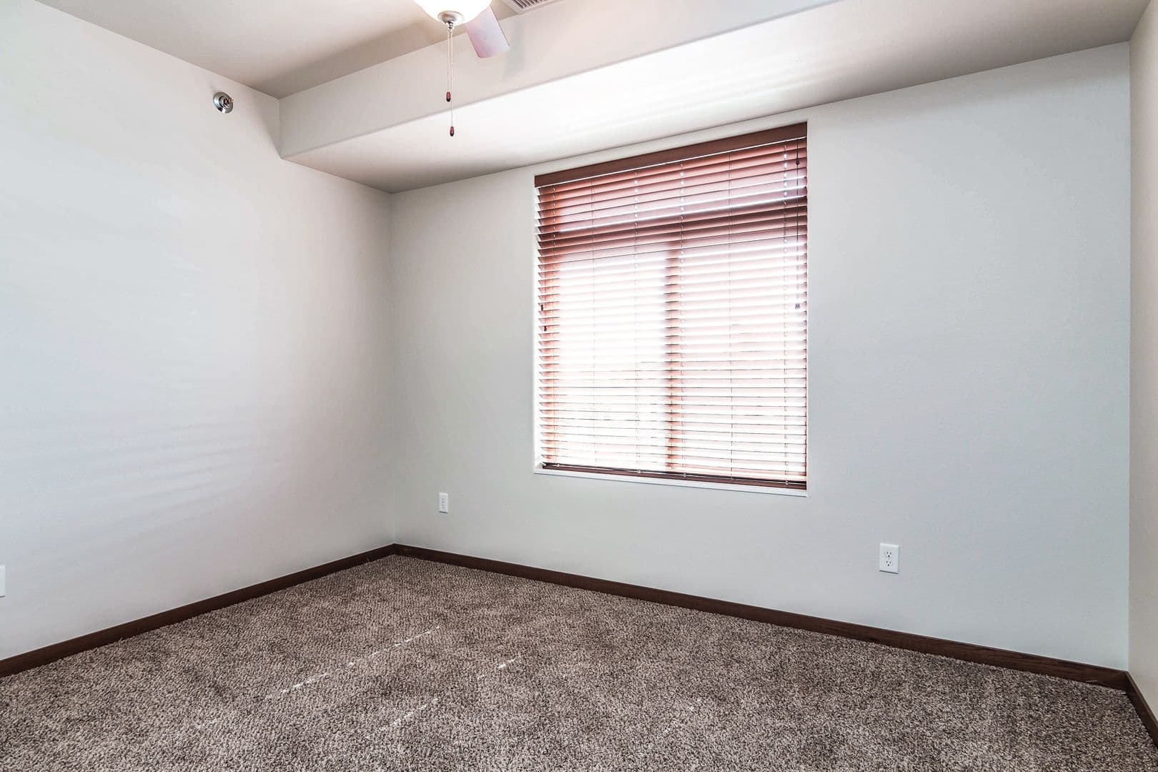 Fargo Apartment: 4400/ 4420 Calico Dr S