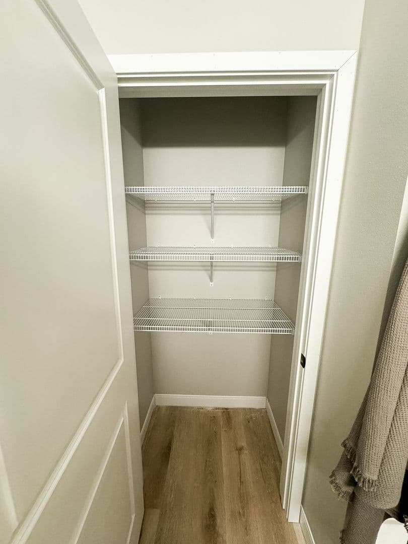 Fargo Apartment: 4400/ 4420 Calico Dr S