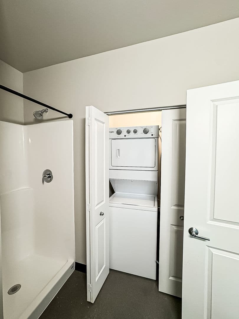 Fargo Apartment: 1919 N University Dr