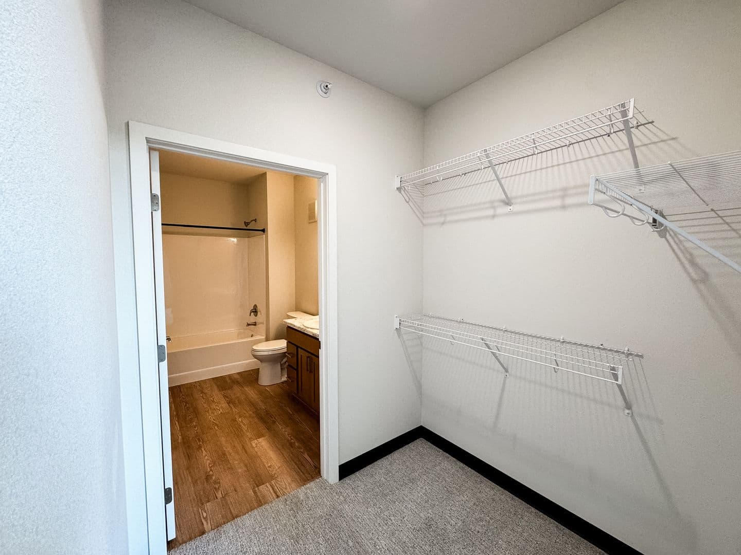 Fargo Apartment: 1758 12th Ave N