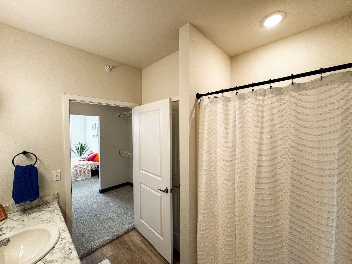 Fargo Apartment: 1758 12th Ave N