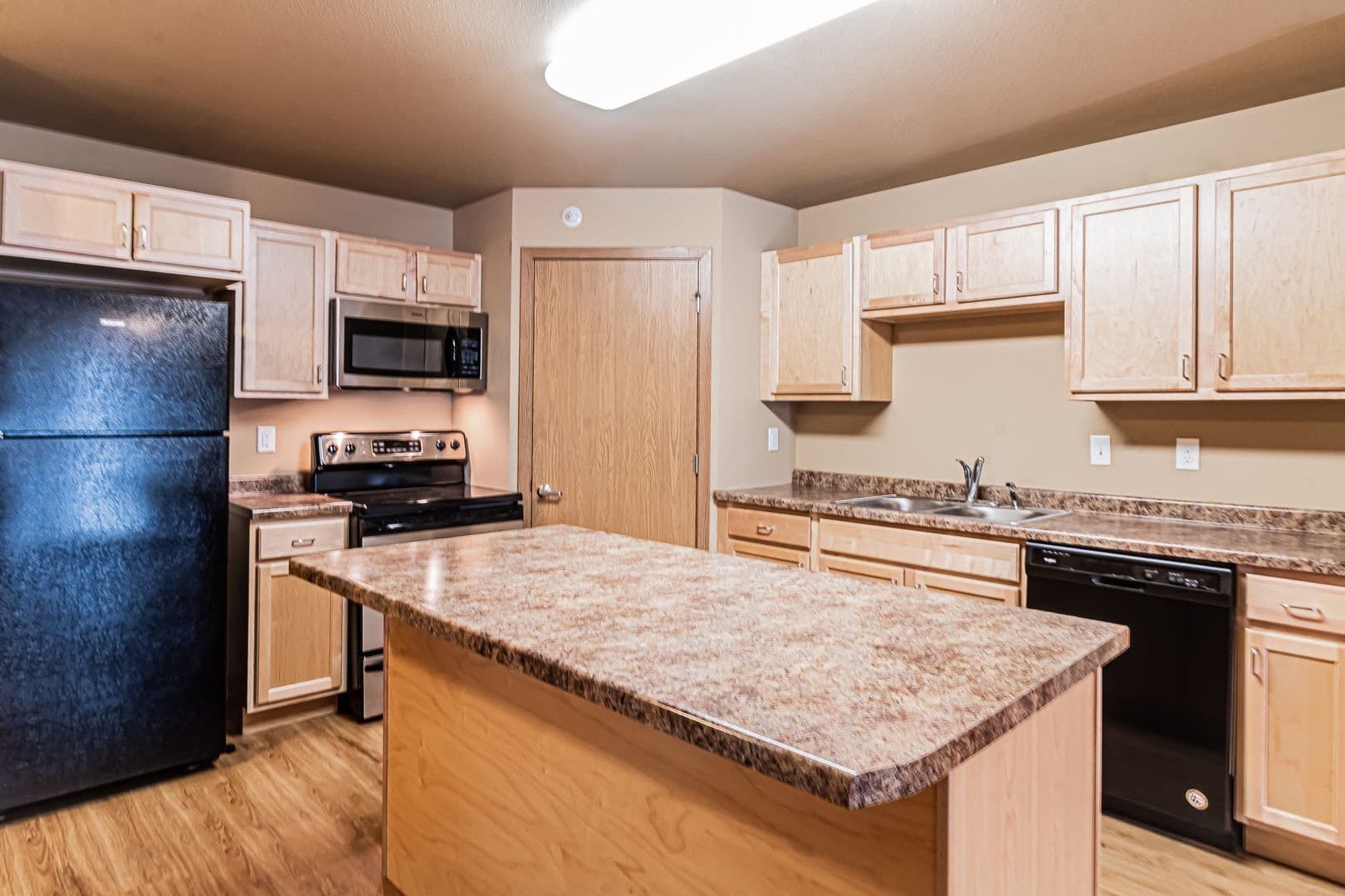 Dickinson Apartment: 4461 12th St W