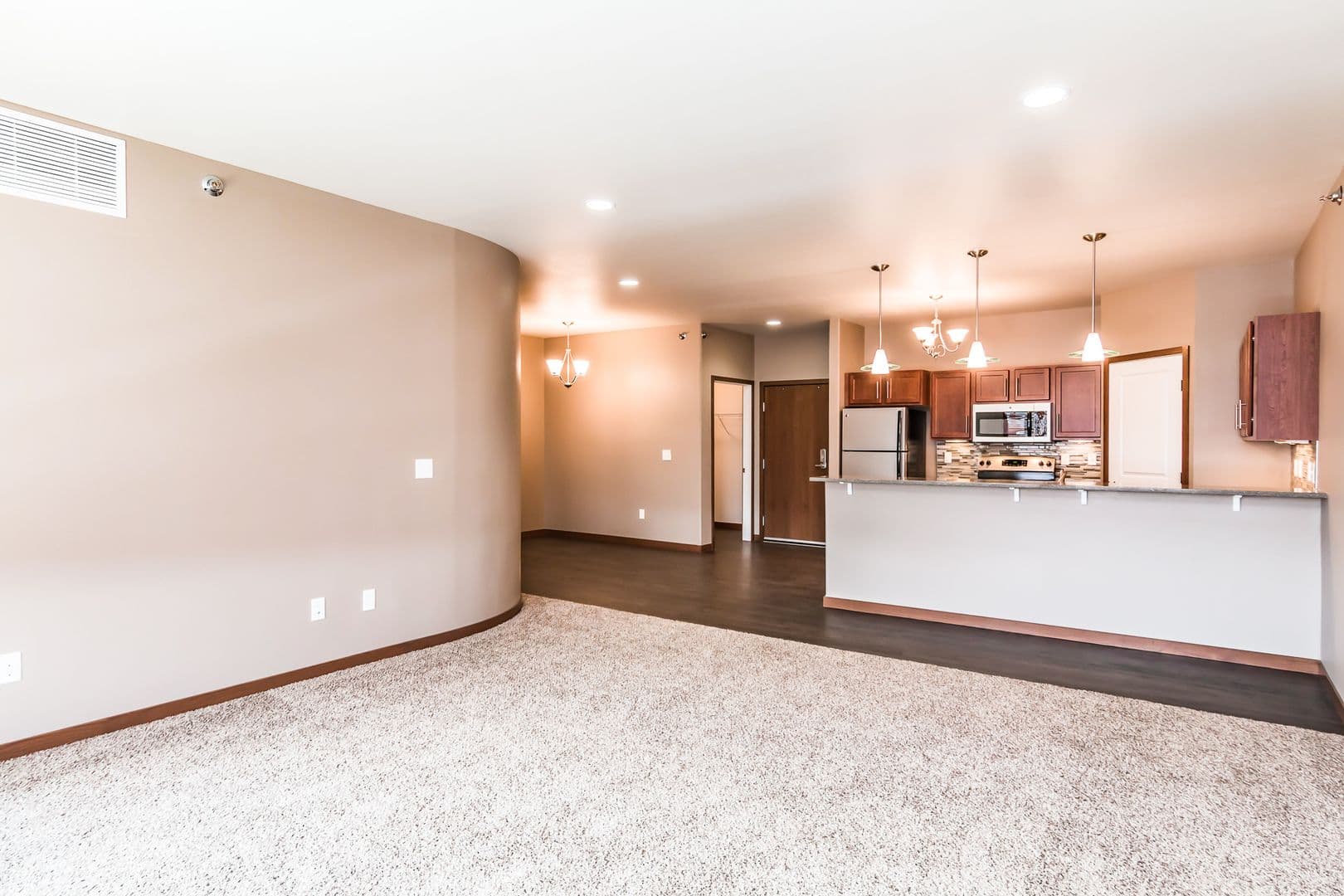 Fargo Apartment: 4400/ 4420 Calico Dr S