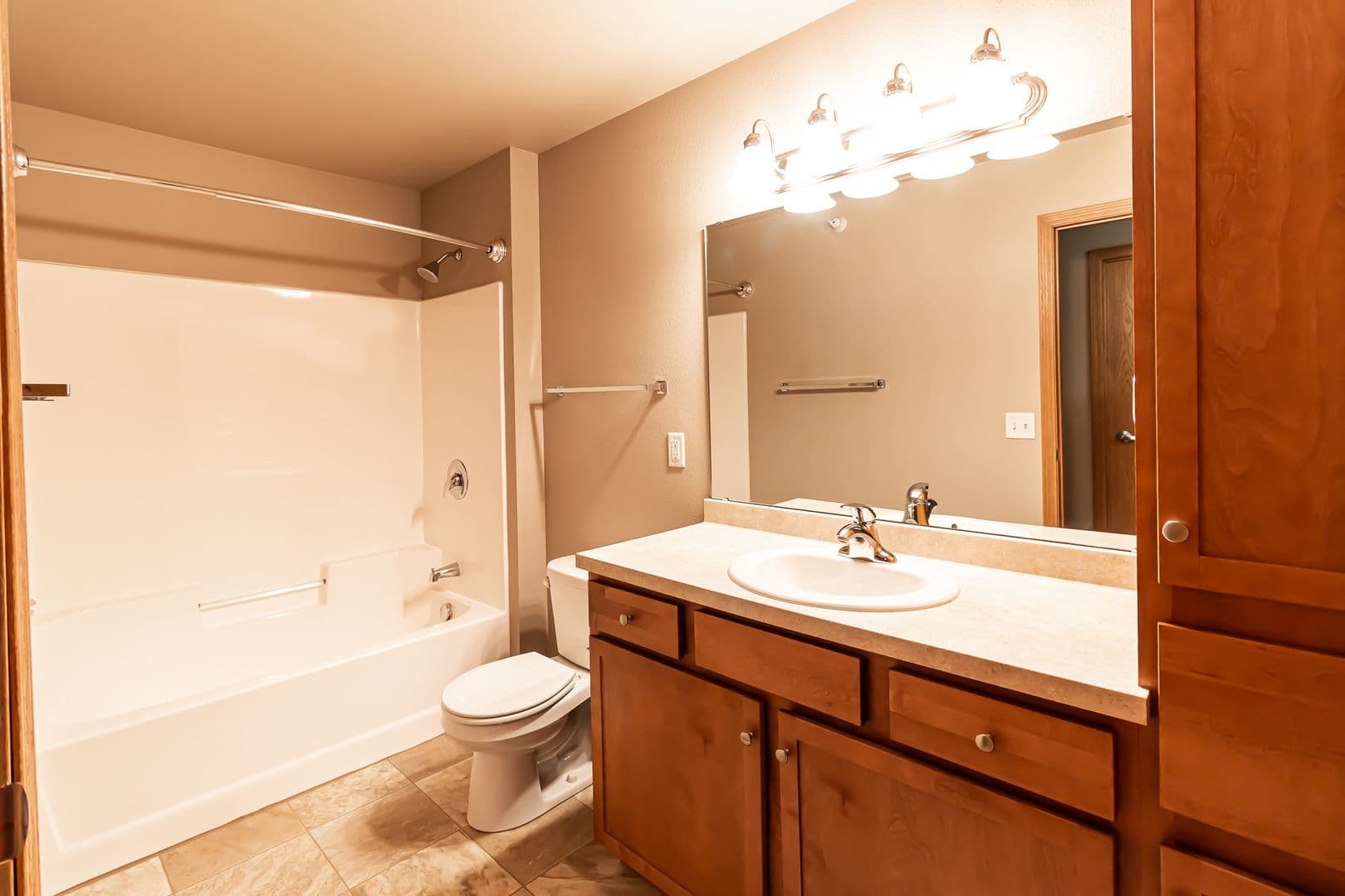 Dickinson Apartment: 1465 Roughrider Blvd