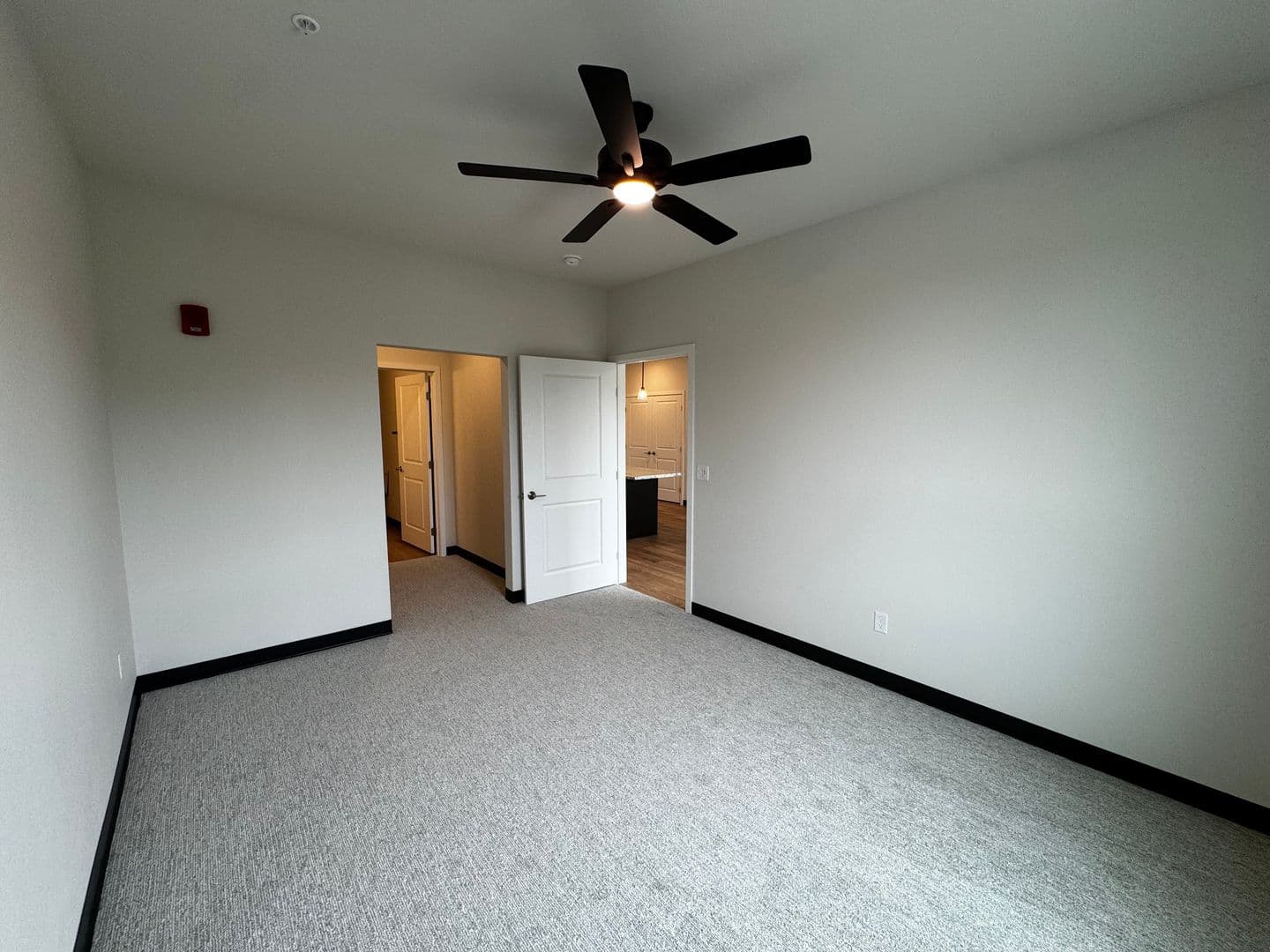 Fargo Apartment: 1758 12th Ave N