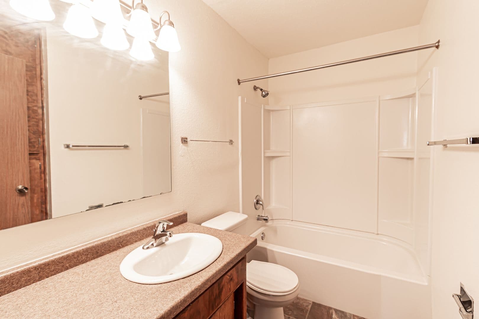 Fargo Apartment: 1120 16th St N