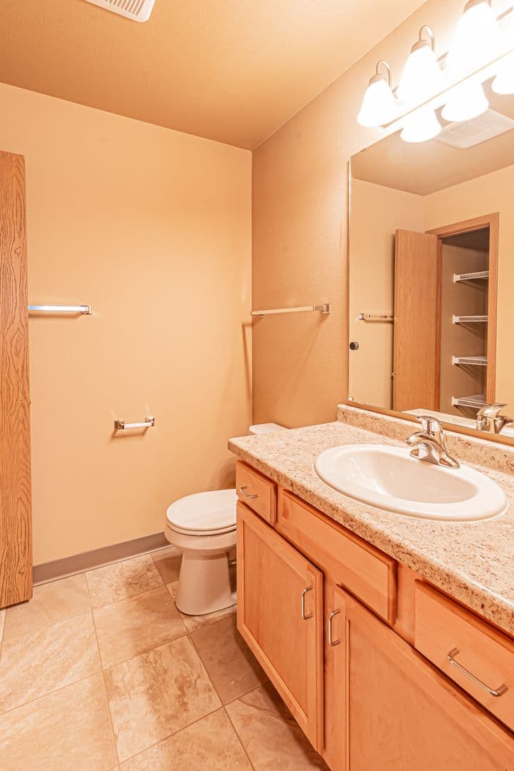 Dickinson Apartment: 4461 12th St W