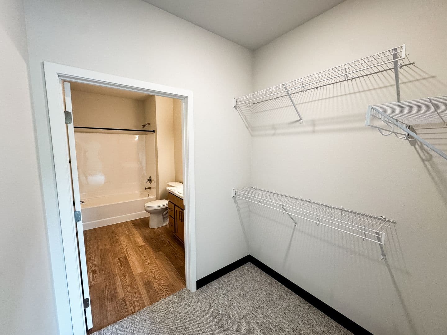 Fargo Apartment: 1758 12th Ave N