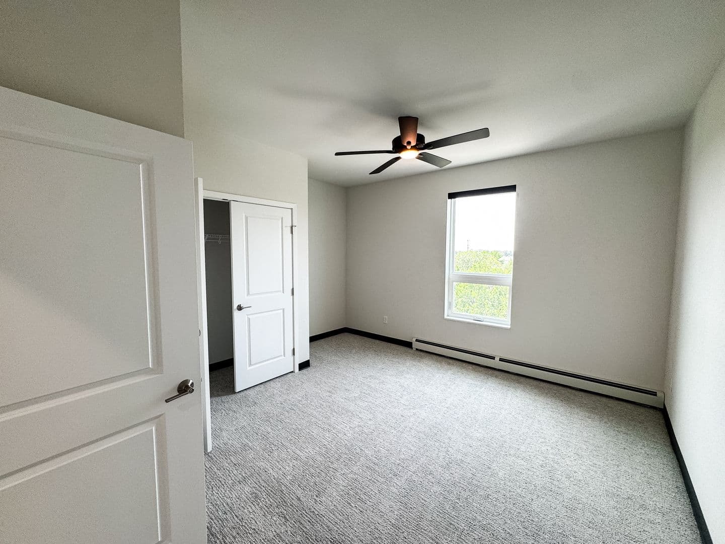 Fargo Apartment: 1758 12th Ave N