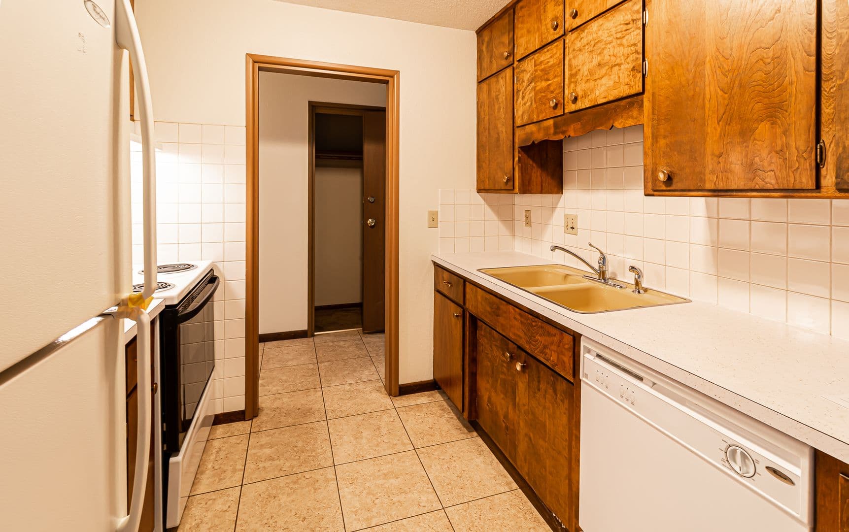 Fargo Apartment: 1120 16th St N