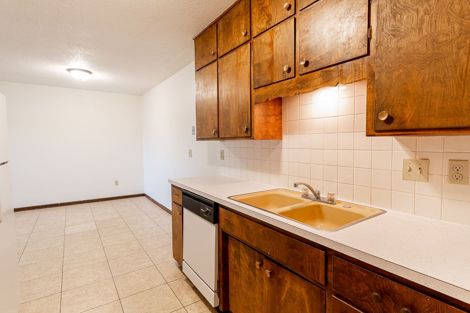 Fargo Apartment: 1120 16th St N