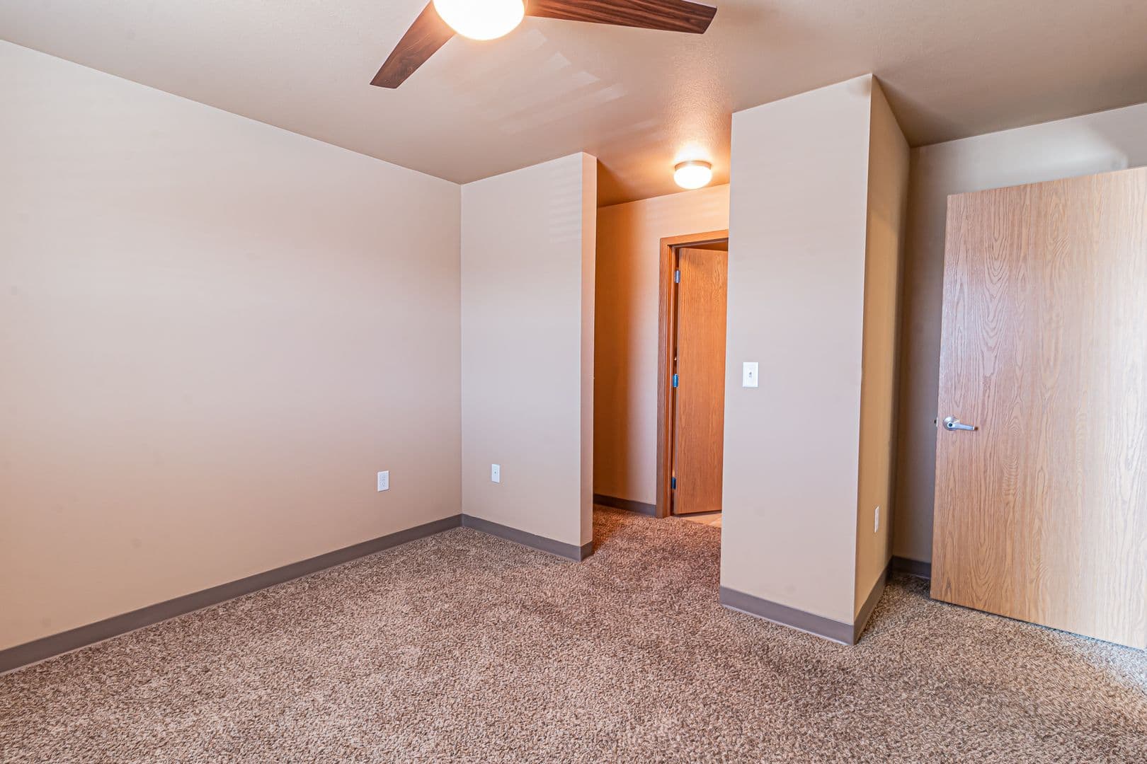 Dickinson Apartment: 4461 12th St W