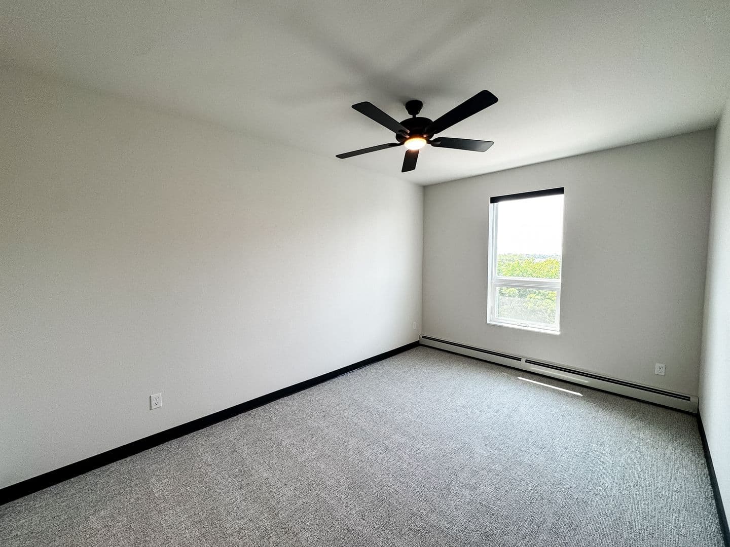 Fargo Apartment: 1758 12th Ave N