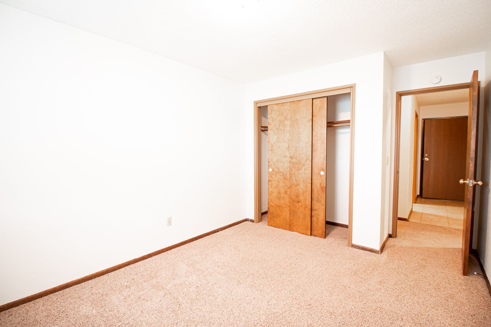 Fargo Apartment: 1120 16th St N