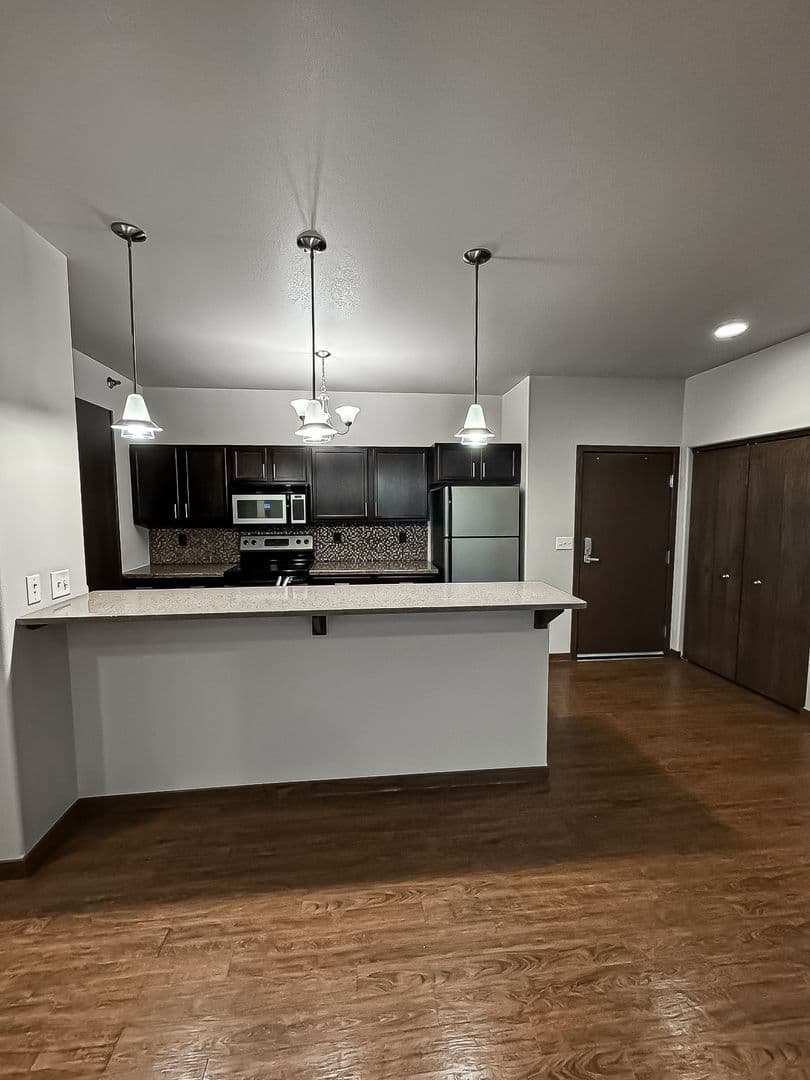 Fargo Apartment: 4400/ 4420 Calico Dr S