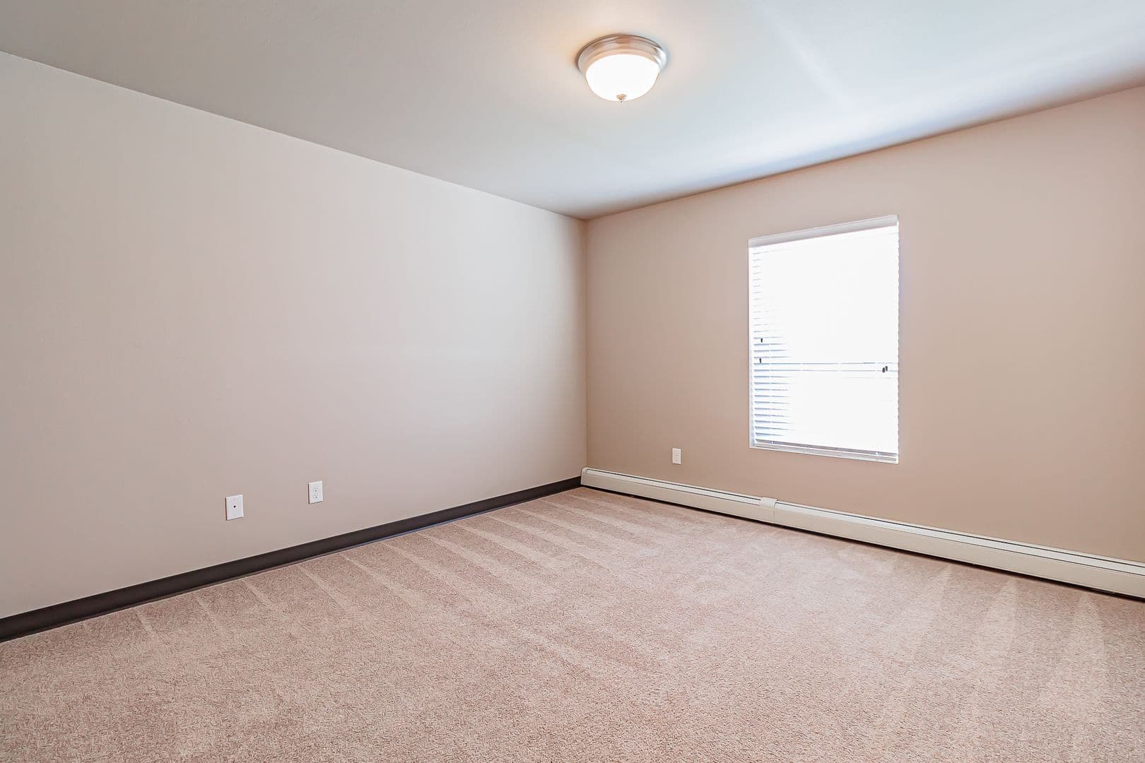 Dickinson Apartment: 1465 Roughrider Blvd