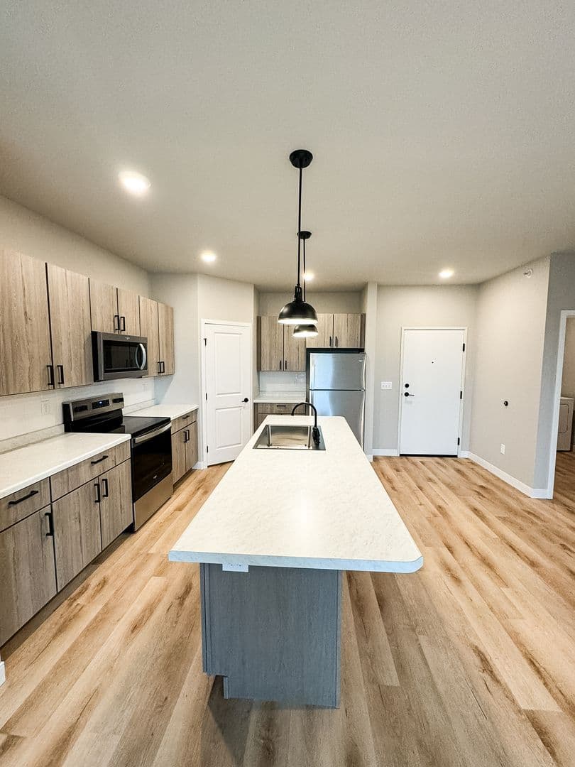 Fargo Apartment: 4400/ 4420 Calico Dr S