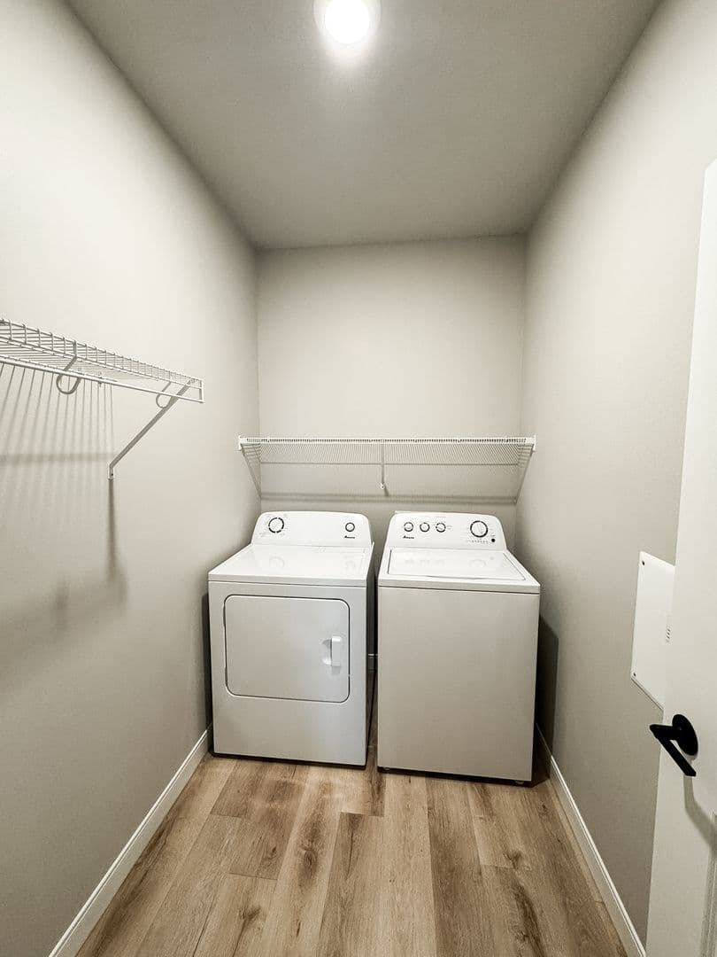 Fargo Apartment: 4400/ 4420 Calico Dr S
